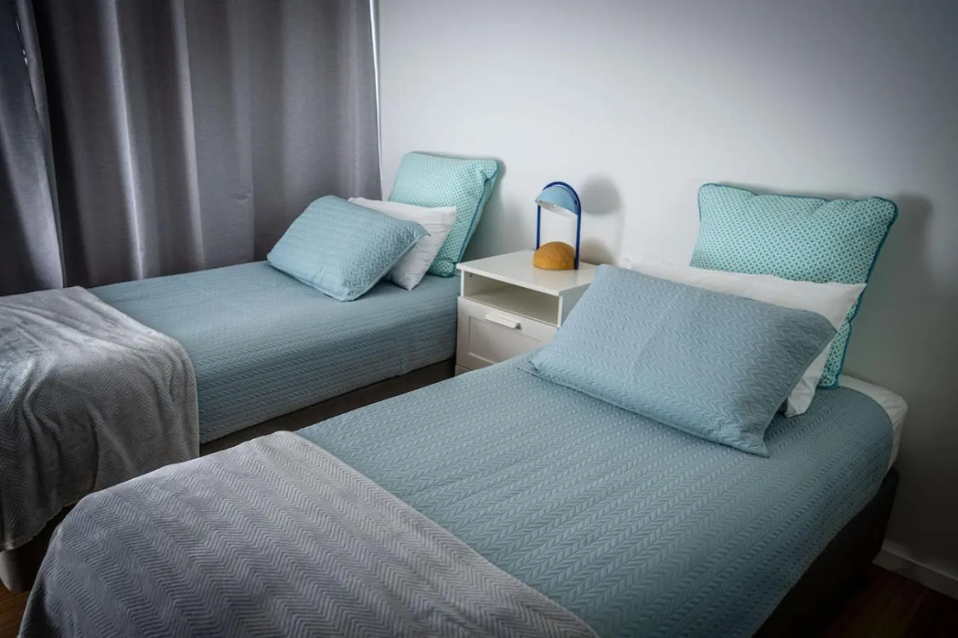 Tjs Beachside Broadbeach Apartment - Views, Wifi Gold Coast