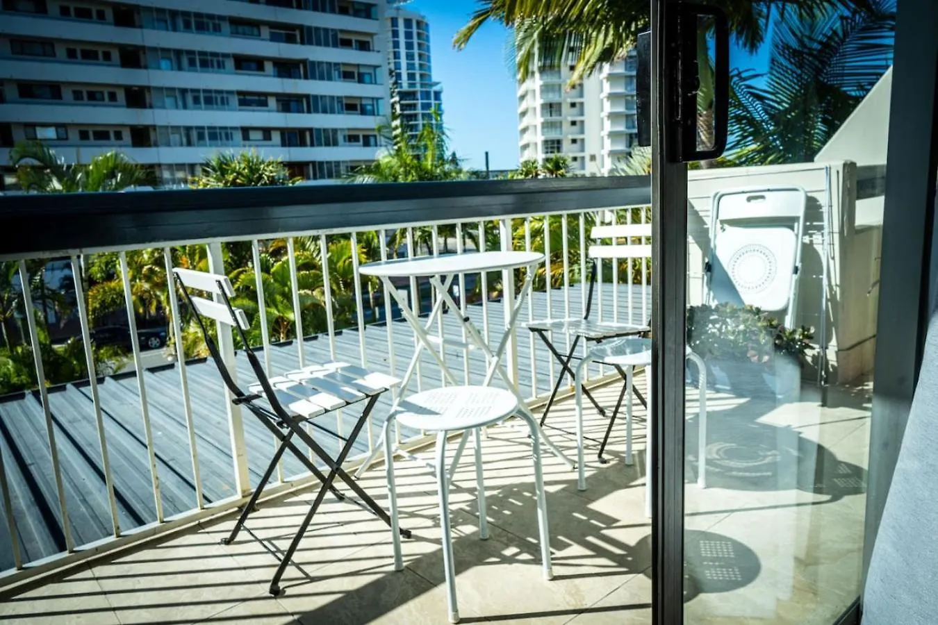 Tjs Beachside Broadbeach Apartment - Views, Wifi Gold Coast 0*,  Australia